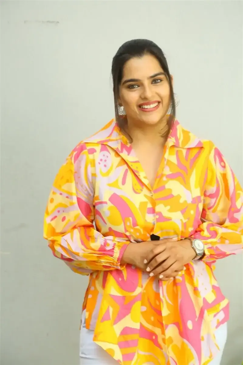 Telugu Actress Kavya Kalyanram Images at Ustaad Movie Interview